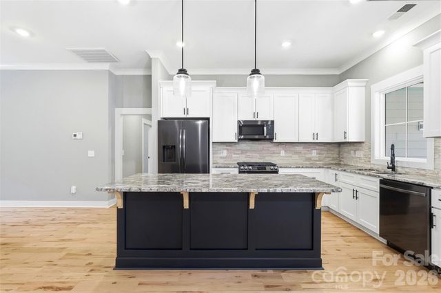 1860 Twin Lakes Road, Rock Hill, SC 29732