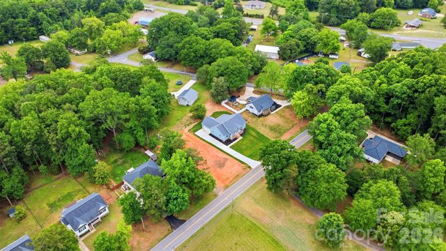1860 Twin Lakes Road, Rock Hill, SC 29732
