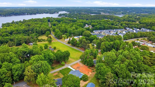 1860 Twin Lakes Road, Rock Hill, SC 29732