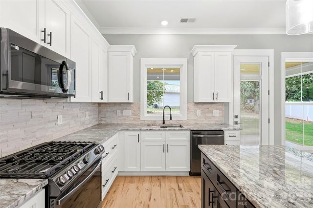 1860 Twin Lakes Road, Rock Hill, SC 29732