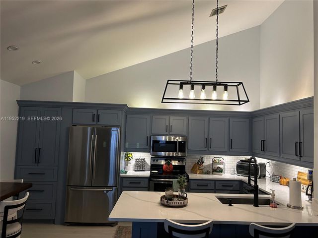 1050 Summit Trail Circle B, West Palm Beach, FL 33415