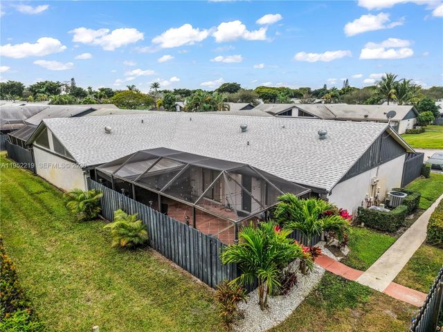 1050 Summit Trail Circle B, West Palm Beach, FL 33415