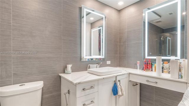 1050 Summit Trail Circle B, West Palm Beach, FL 33415