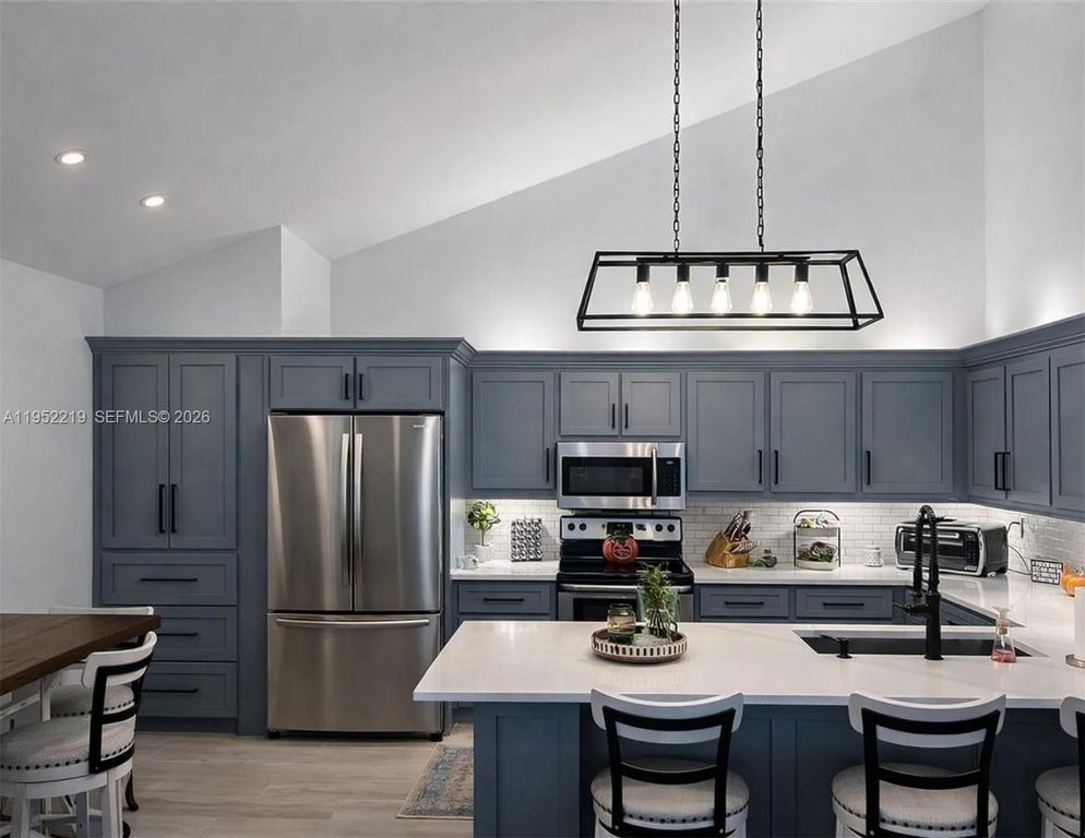 1050 Summit Trail Circle B, West Palm Beach, FL 33415