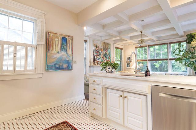1463 E Meadowmere Street, Springfield, MO 65804