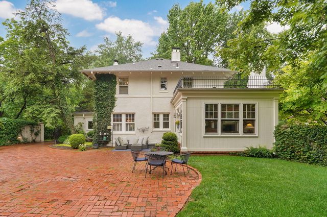 1463 E Meadowmere Street, Springfield, MO 65804