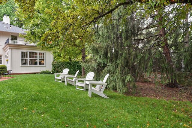 1463 E Meadowmere Street, Springfield, MO 65804