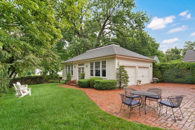 1463 E Meadowmere Street, Springfield, MO 65804