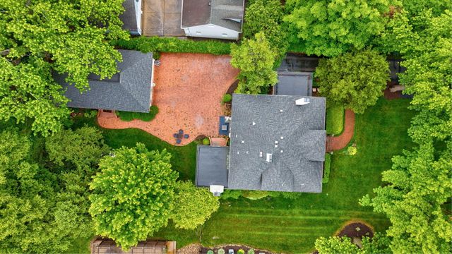 1463 E Meadowmere Street, Springfield, MO 65804