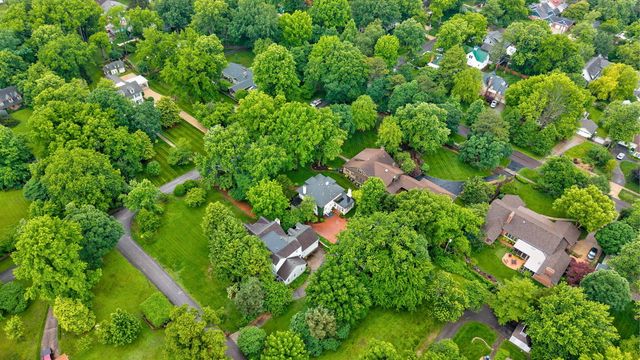 1463 E Meadowmere Street, Springfield, MO 65804