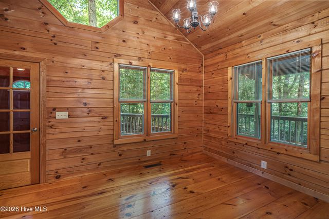211 Red Oak Forest Lane, Murphy, NC 28906