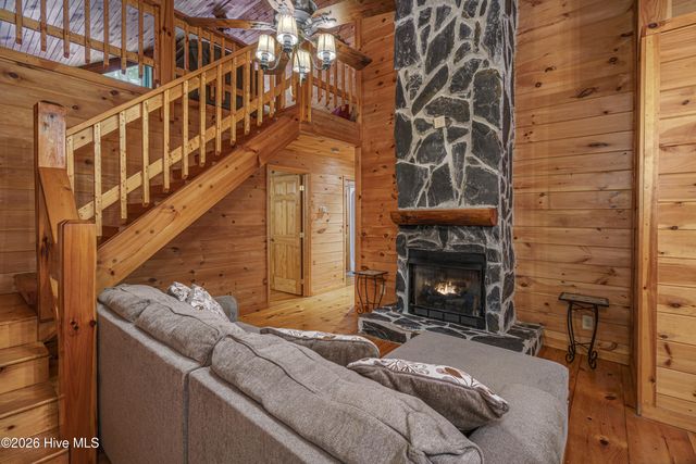211 Red Oak Forest Lane, Murphy, NC 28906