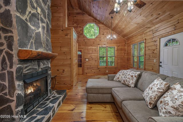 211 Red Oak Forest Lane, Murphy, NC 28906