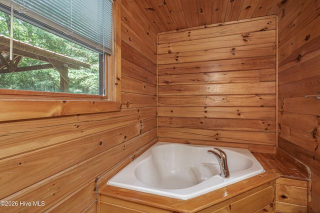 211 Red Oak Forest Lane, Murphy, NC 28906