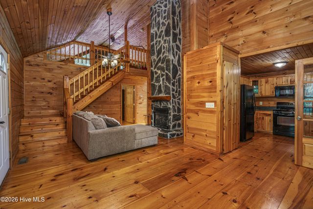 211 Red Oak Forest Lane, Murphy, NC 28906