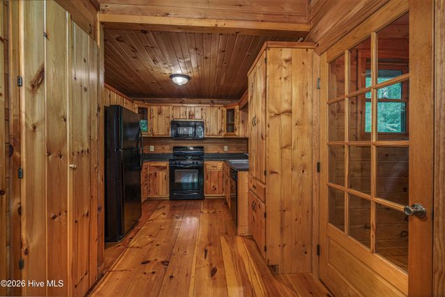 211 Red Oak Forest Lane, Murphy, NC 28906