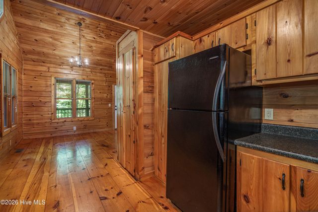 211 Red Oak Forest Lane, Murphy, NC 28906