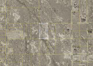2300 E Avenue E8, Lancaster, CA 93535