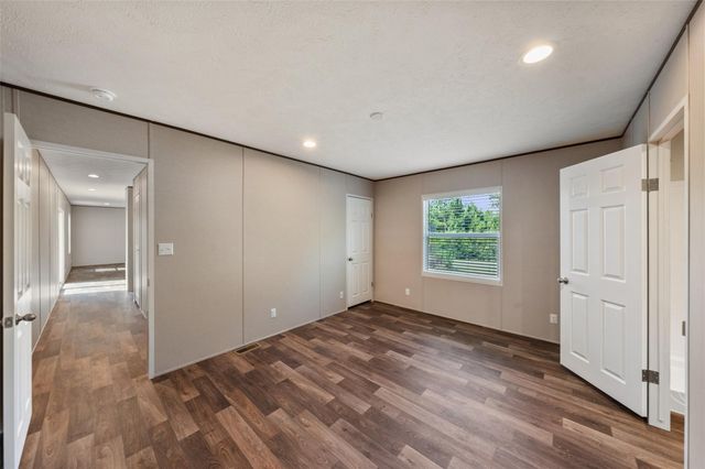 283 W Lone Oak, Onalaska, TX 77360
