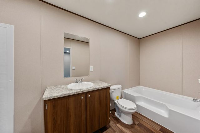 283 W Lone Oak, Onalaska, TX 77360