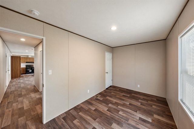 283 W Lone Oak, Onalaska, TX 77360