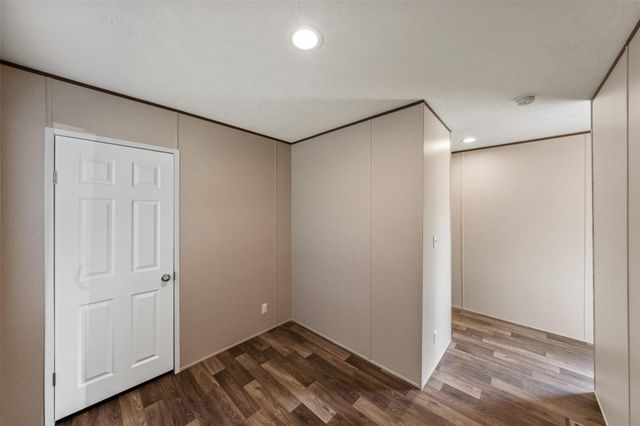 283 W Lone Oak, Onalaska, TX 77360