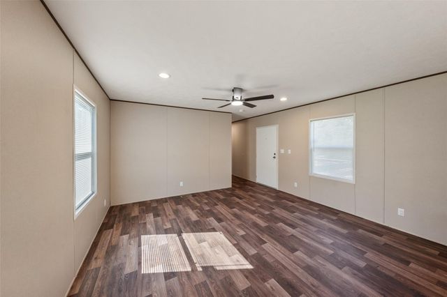 283 W Lone Oak, Onalaska, TX 77360
