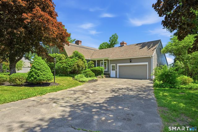 15 Valley View Road, Newtown, CT 06470