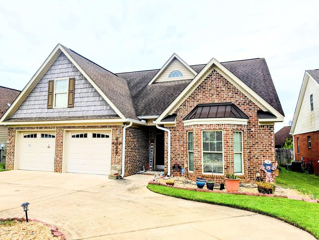 133 Princeton Dr, Dothan, AL 36301