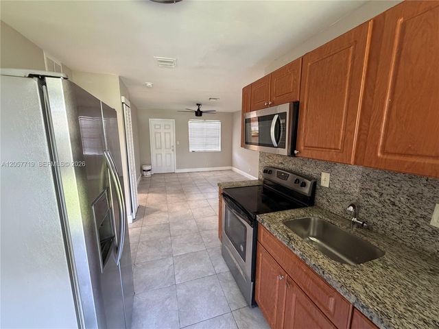 4680 SW 33rd Ave 1-6, Dania Beach, FL 33312