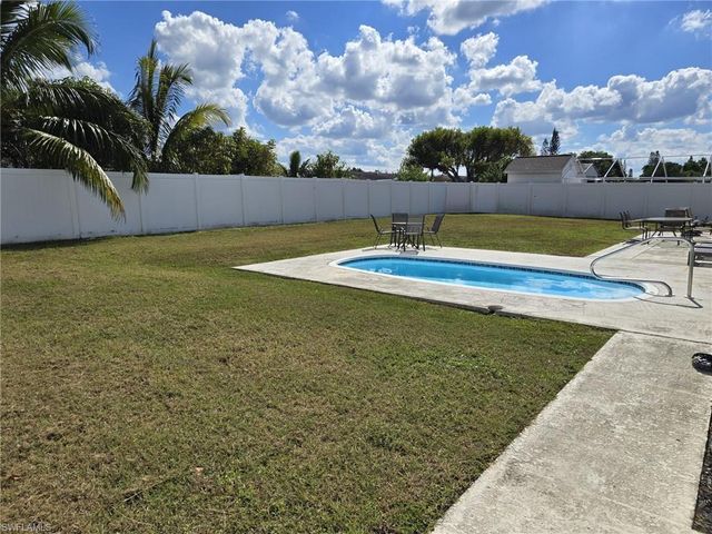 112 ROWLAND RD, Lehigh Acres, FL 33936