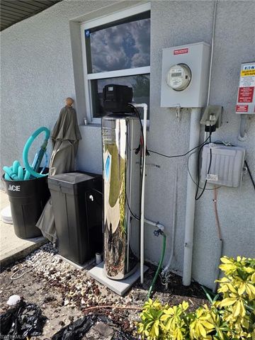 112 ROWLAND RD, Lehigh Acres, FL 33936