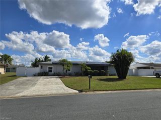 112 ROWLAND RD, Lehigh Acres, FL 33936
