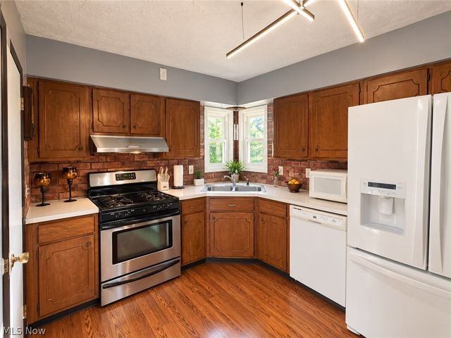 4108 W 49th Street, Cleveland, OH 44144