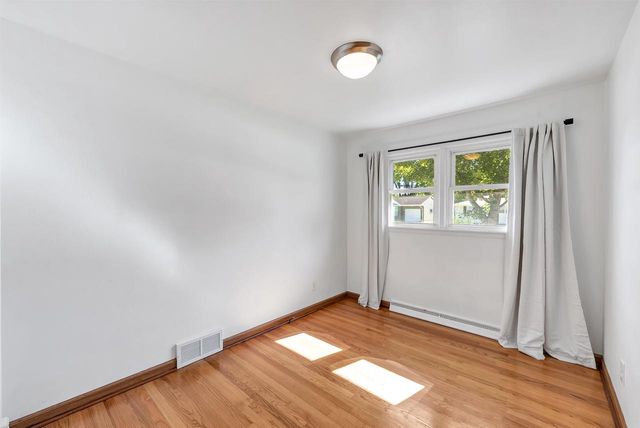 1237 N LOCUST STREET, Green Bay, WI 54303