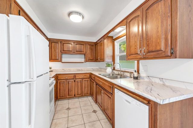 1237 N LOCUST STREET, Green Bay, WI 54303
