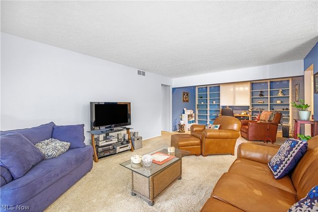 186 Court Drive 105, Fairlawn, OH 44333