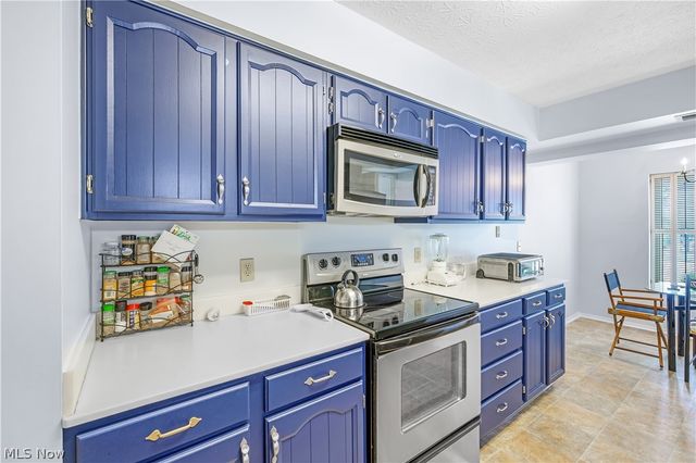 186 Court Drive 105, Fairlawn, OH 44333