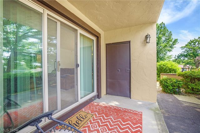 186 Court Drive 105, Fairlawn, OH 44333
