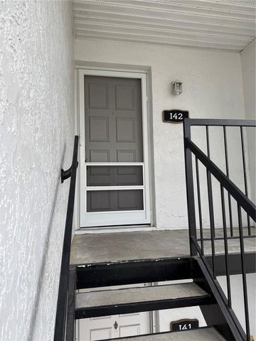 3819 N OAK DRIVE I42, Tampa, FL 33611