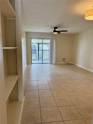 3819 N OAK DRIVE I42, Tampa, FL 33611