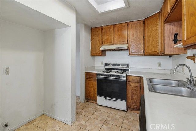 1197 E 9th Street 4, Pomona, CA 91766