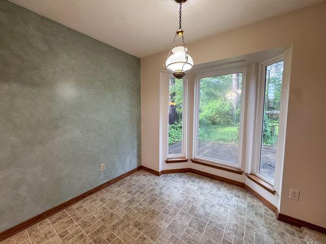 229 Hickory Drive, Huntsville, TX 77340