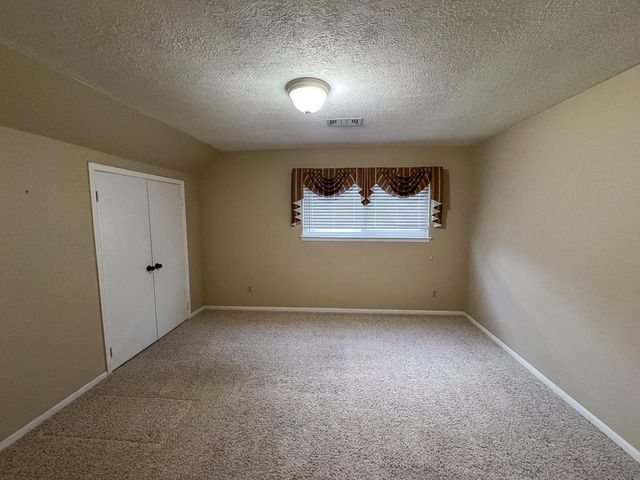 229 Hickory Drive, Huntsville, TX 77340