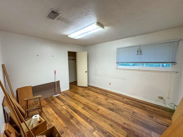 229 Hickory Drive, Huntsville, TX 77340