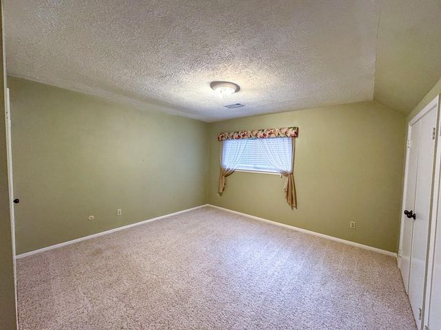 229 Hickory Drive, Huntsville, TX 77340