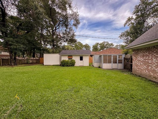 229 Hickory Drive, Huntsville, TX 77340