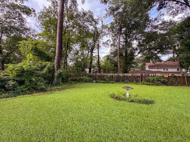 229 Hickory Drive, Huntsville, TX 77340