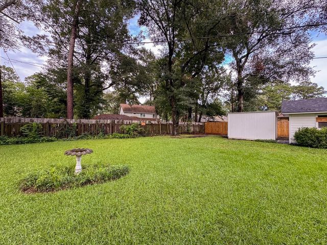 229 Hickory Drive, Huntsville, TX 77340