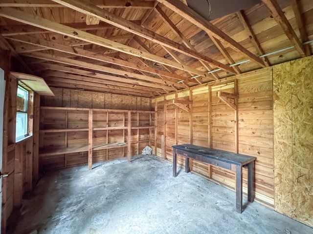 229 Hickory Drive, Huntsville, TX 77340